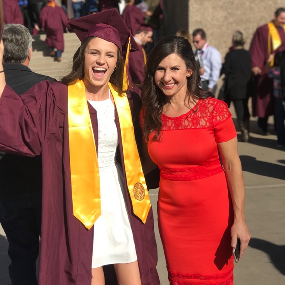 Welcome to my closet 💁🏻♀️🛍 - Picture 2 of 7